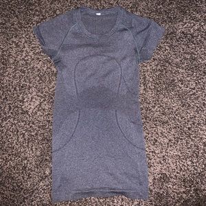 LOOKING TO TRADE Lululemon Swiftly Tech T